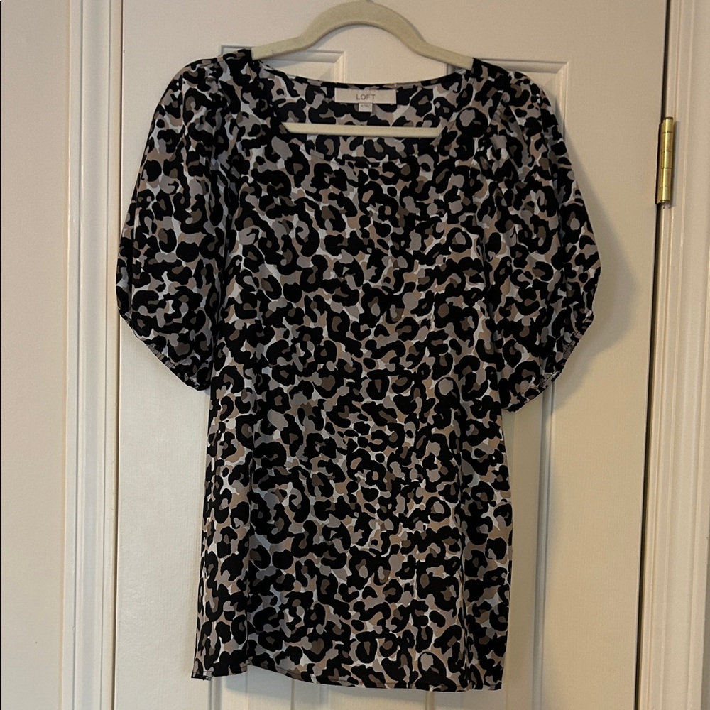 LOFT Black and Gray Leopard-Print Puff Sleeve Top